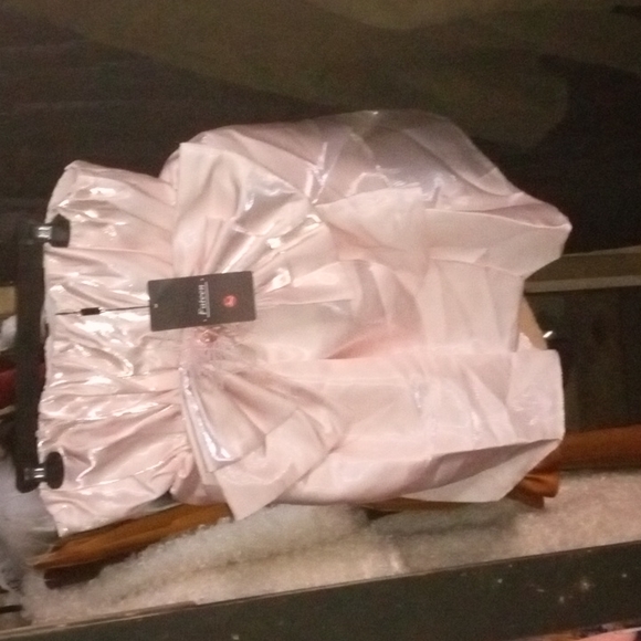 Fateen pink dress with big bow - Picture 1 of 2